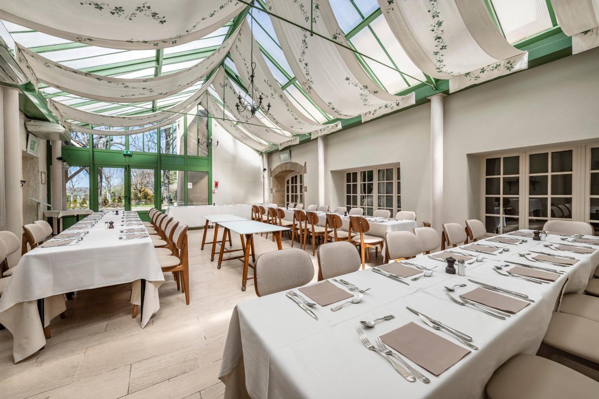 Le Relais Fleuri, Hotel Et Restaurant Logis - Avallon Sauvigny-le-Bois Exterior photo